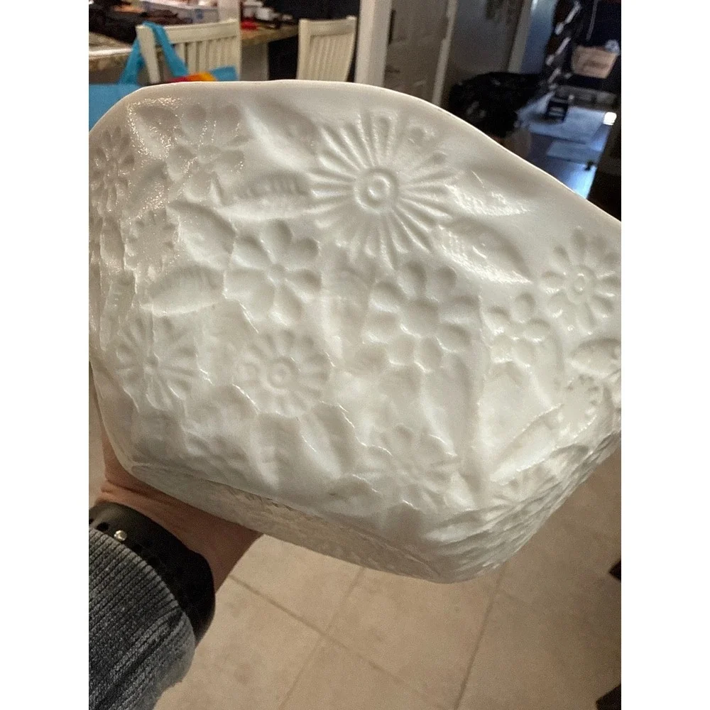 White Floral Embossed Ceramic Serving Bowl Wavy Rim Sunflower Daisy 8.5 Inch